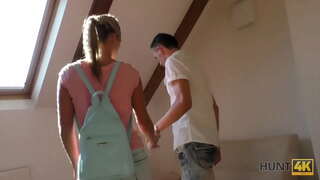 HUNT4K. Hunter buaileann cúpla sa pháirc agus ceannaíonn cailíní comhlacht te