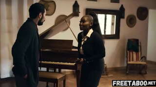 מפחד מפותחת סוכן הנדל &quot; ן מזיין את הלקוח כדי לנחות עסקה