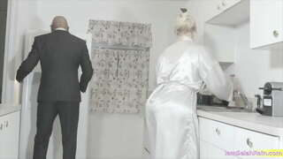 Selah Umuulan Kumuha ng mga Protina na Ito naka-Pack na Tulad ng Walang BBC