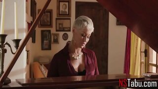 Babae Sa Bahay-Play Kapag Ang Asawa Ay Ang Layo - Bata Kapatid, Gina Valentina Babae Sa Bahay-Play Kapag Ang Asawa Ay Ang Layo - Bata Kapatid, Gina Valentina